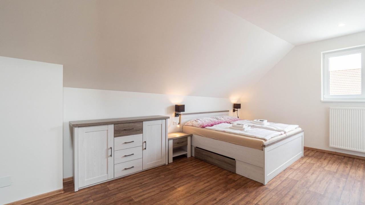 Apartmany Habanska, Cely Dum Pouzdrany المظهر الخارجي الصورة